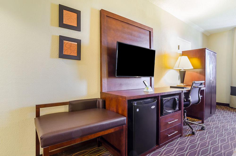 Comfort Inn & Suites Durham Near Duke University Екстер'єр фото