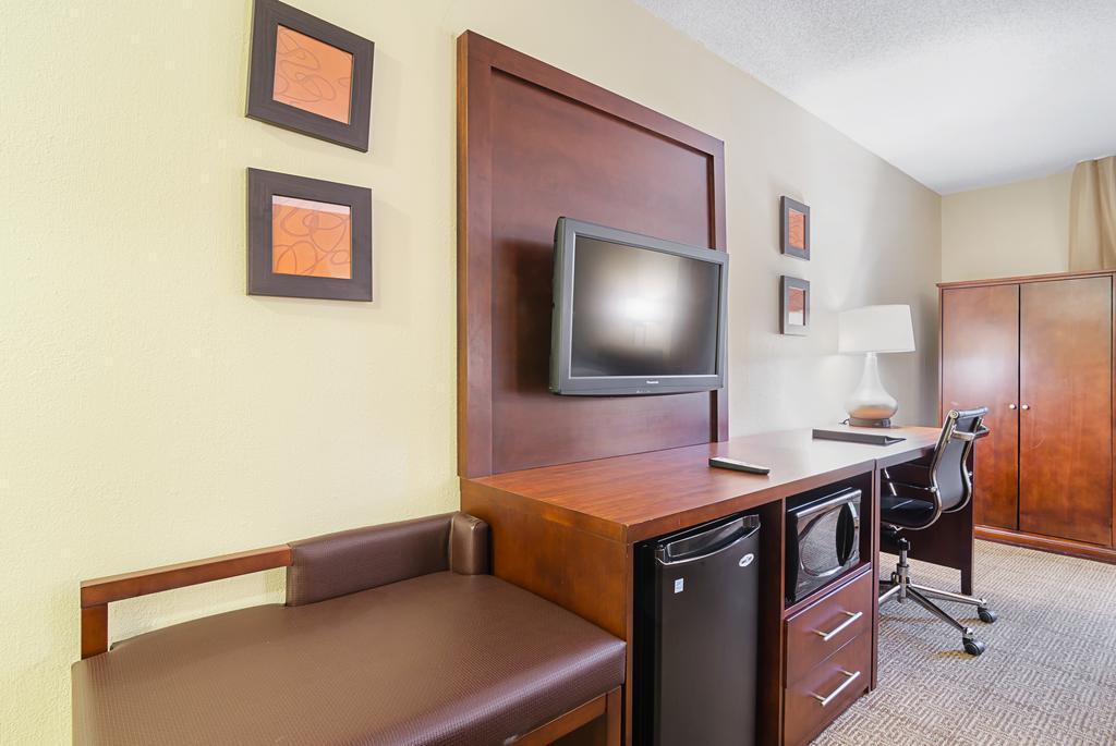 Comfort Inn & Suites Durham Near Duke University Екстер'єр фото