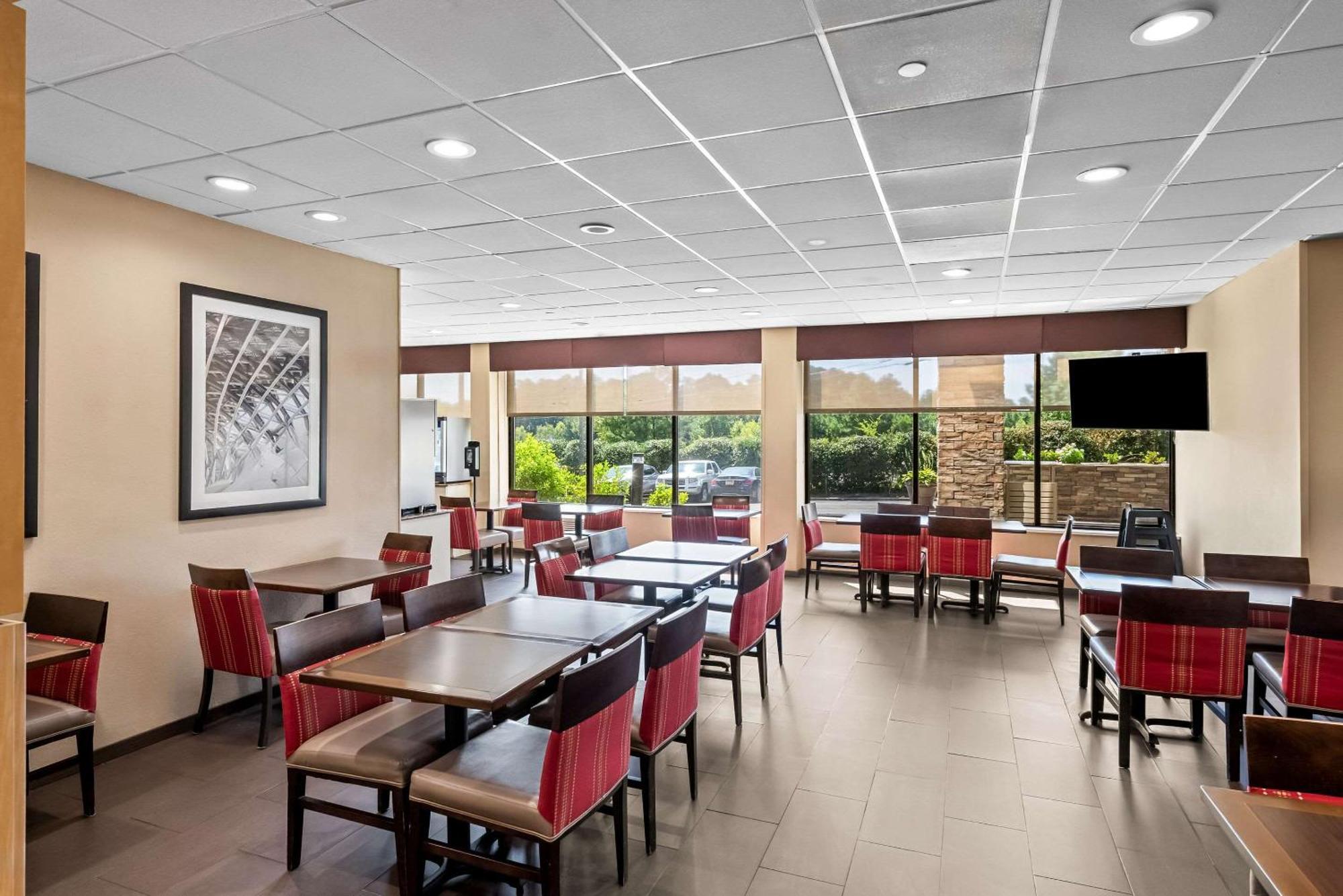 Comfort Inn & Suites Durham Near Duke University Екстер'єр фото