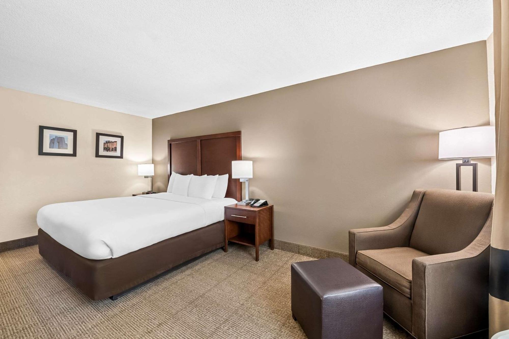 Comfort Inn & Suites Durham Near Duke University Екстер'єр фото