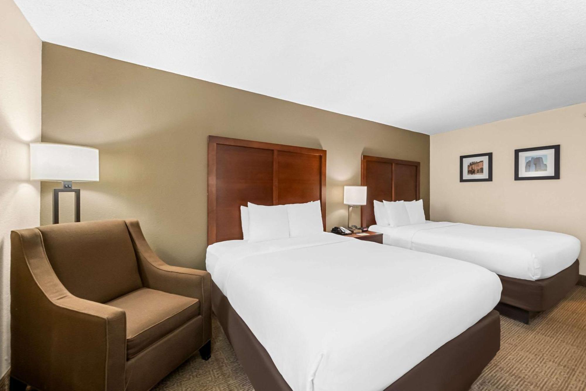 Comfort Inn & Suites Durham Near Duke University Екстер'єр фото